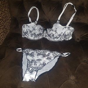 Victoria's Secret Bra Panties Set